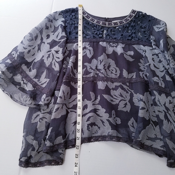 Esley | Floral Flare Top + Lace, Gray‎ Small - Picture 5 of 11